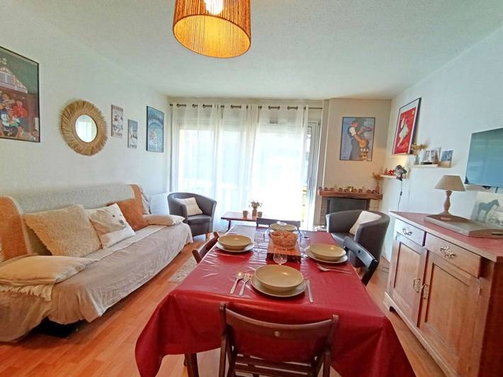 Entire studio, Studio Cabin 6 Pax, Balcony Near Slopes, St Lary Soul. in Vignec, Pyrenees National Park