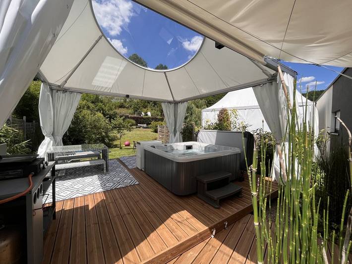 Gîte pour 4 personnes, avec jardin ainsi que terrasse et jacuzzi - 1