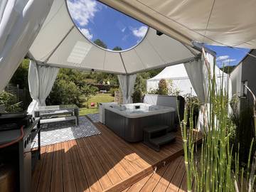 Gîte pour 4 personnes, avec jardin ainsi que terrasse et jacuzzi à Meisenthal