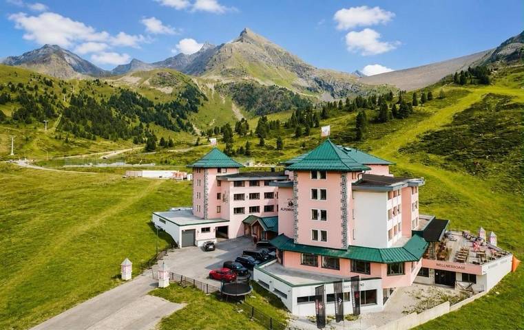 Hotel für 2 Personen, mit Terrasse und Pool sowie Sauna und Ausblick in Kühtai