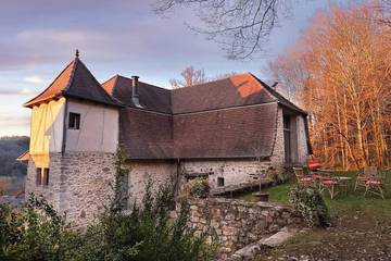 Gîte pour 8 personnes, avec jardin à Gagnac-sur-Cère