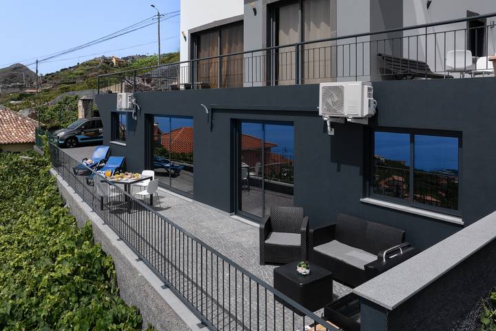 Ganze Wohnung, Ferienwohnung für 5 Personen mit Terrasse in Câmara de Lobos, Madeira
