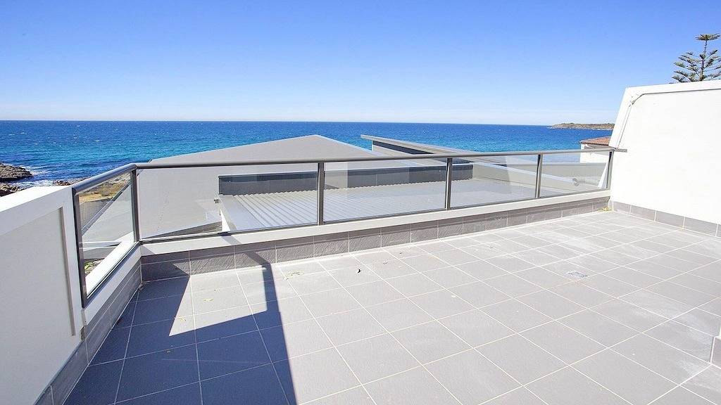 Aqua - Blick über Jones Beach in Illawarra, New South Wales