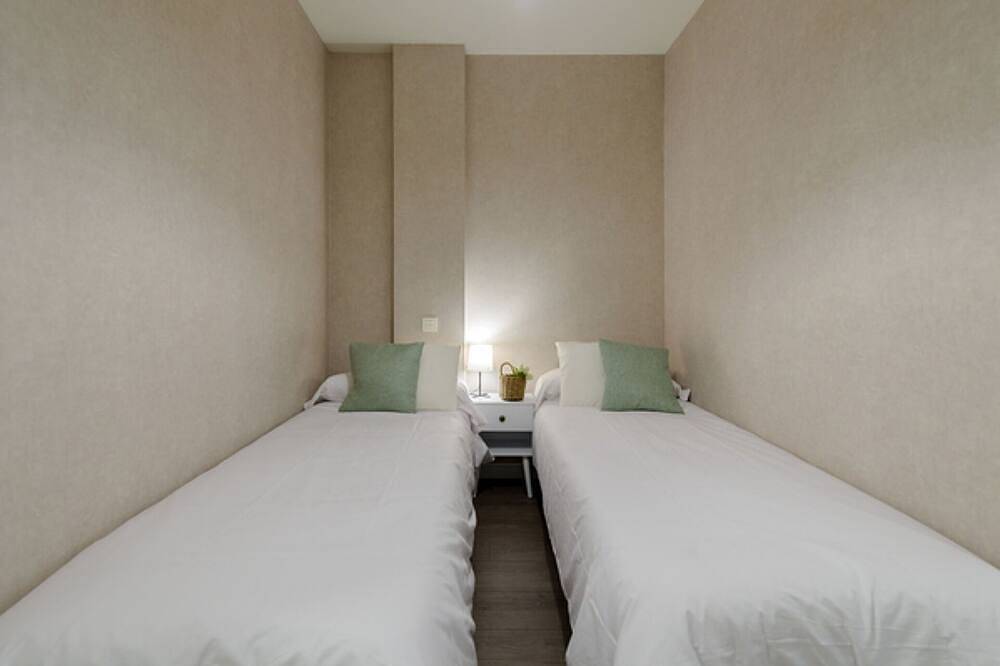 Apartamento entero, Apartamento Torrejón Suites. Bajo 8 in Torrejón de Ardoz, Provincia de Madrid