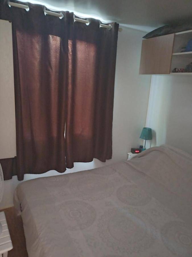 Camping pour 6 personnes, avec terrasse et piscine à Gassin - 3