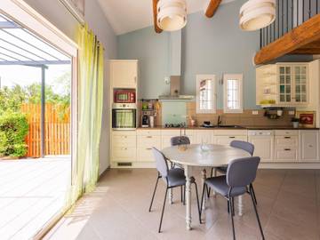 Maison De Vacances pour 5 Personnes dans Pernes-les-Fontaines, Provence, Photo 3