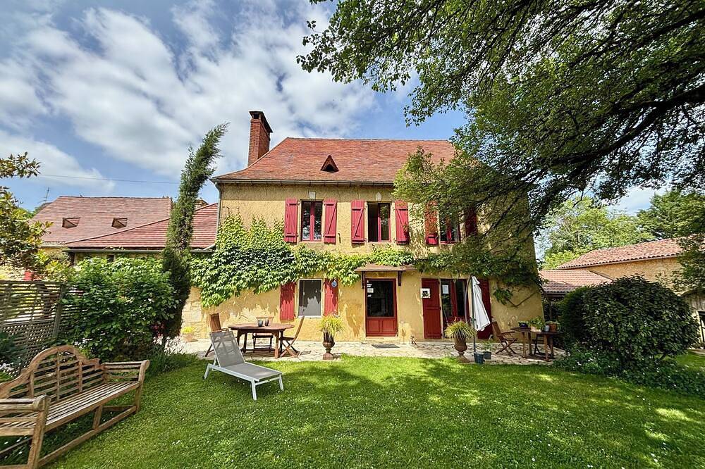 Chambre en rez de jardin avec entrée indépendante in Veyrines-de-Domme, Périgord Noir