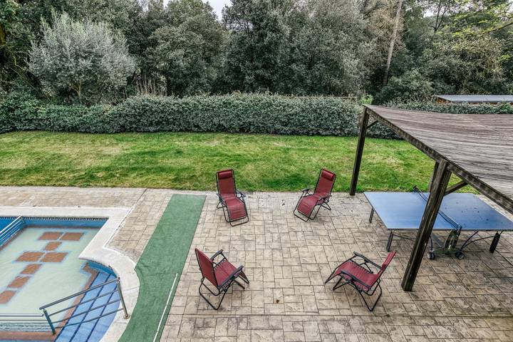 Room 'Gregal' with Shared Pool, Wi-Fi and Air Conditioning in Vilamarí, Cornellà del Terri