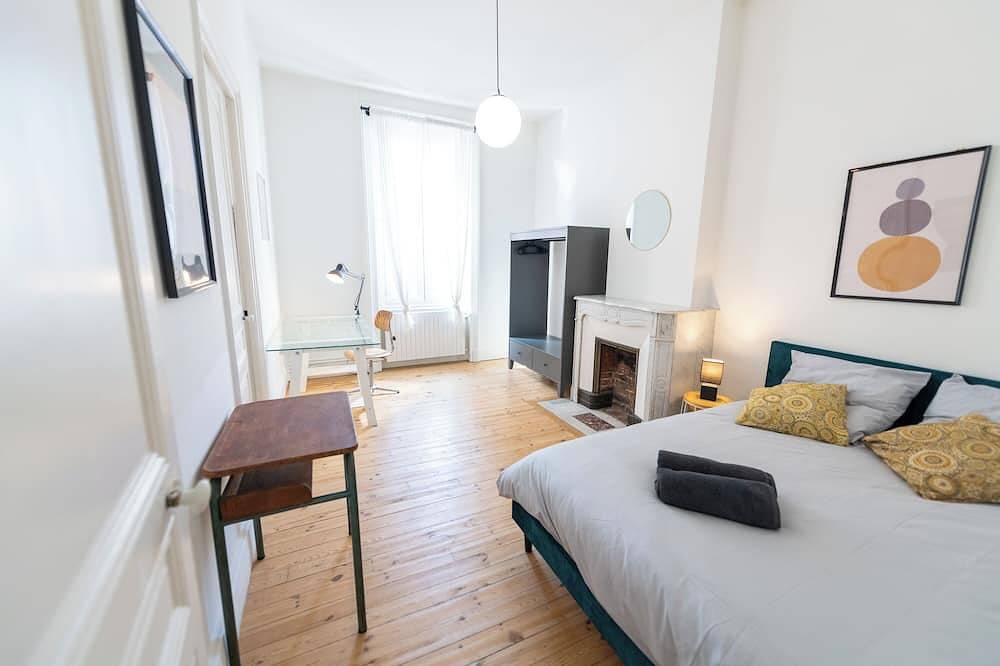 Appartement entier, La Bohème – Appartement chaleureux et décoré avec goût, à Saint-Étienne in Saint-Étienne, Loire