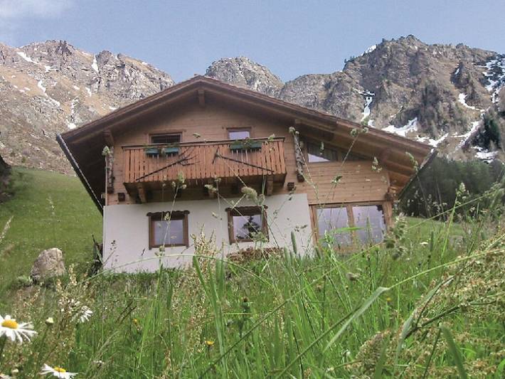 Alpenhütte in Astental mit Barbecue in Asten (Mörtschach), Mörtschach