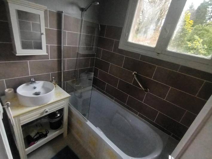 Location de vacances pour 5 personnes, avec vue et jardin, animaux acceptés à Belle-Isle-en-Terre - 2