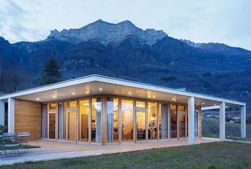 Cottage pour 4 personnes, avec terrasse ainsi que vue et jardin dans Fréterive