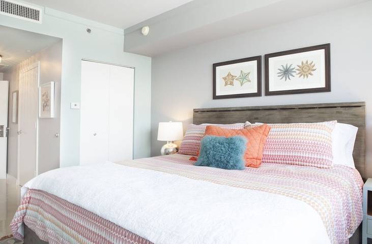 Vacation rental for 2 people, with hot tub and balcony in Coconut Grove