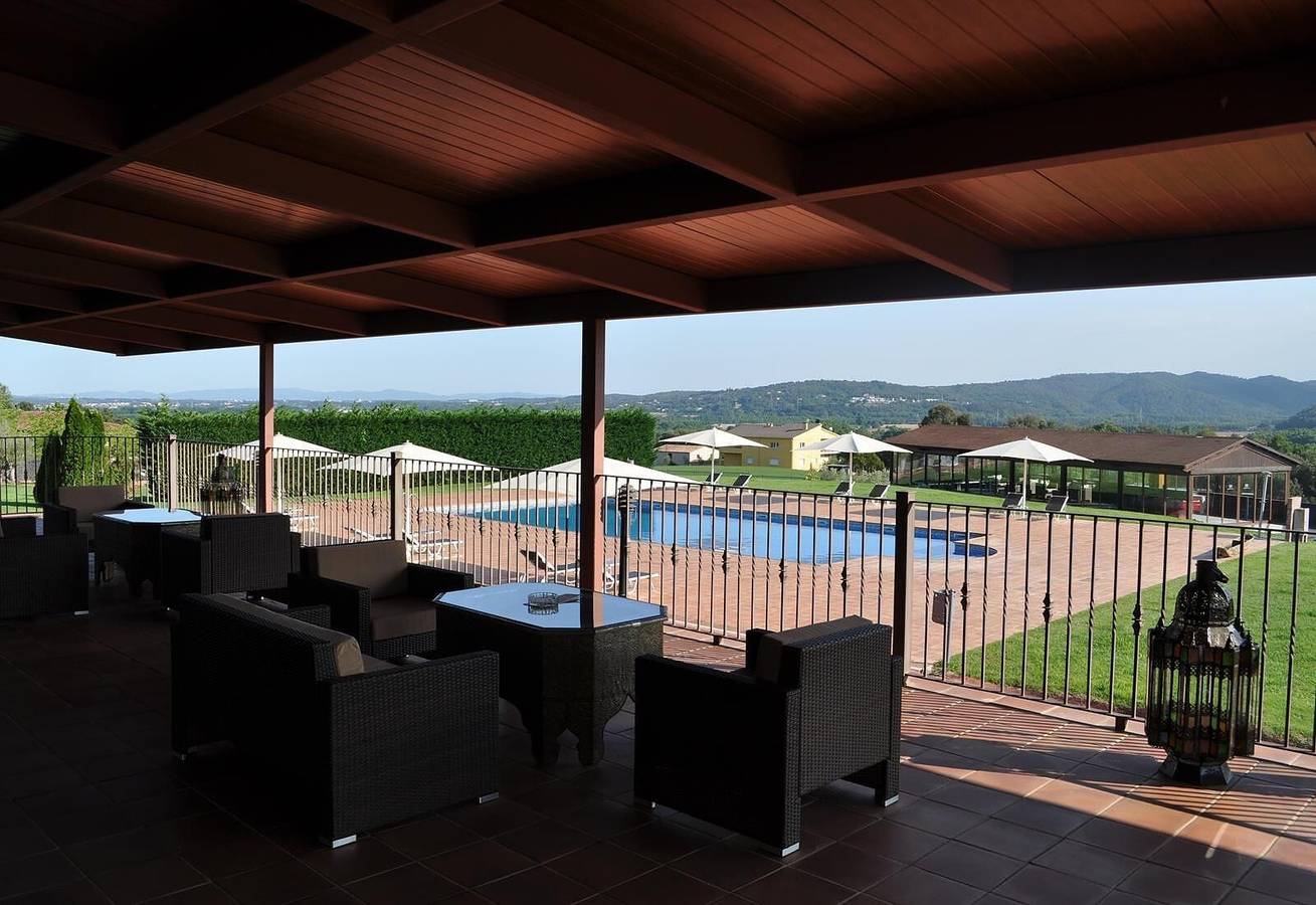 Home "Luxuriöse Steinvilla mit privatem Wald" mit Pool, Wlan, Garten & Terrasse in Sant Gregori, Gironès