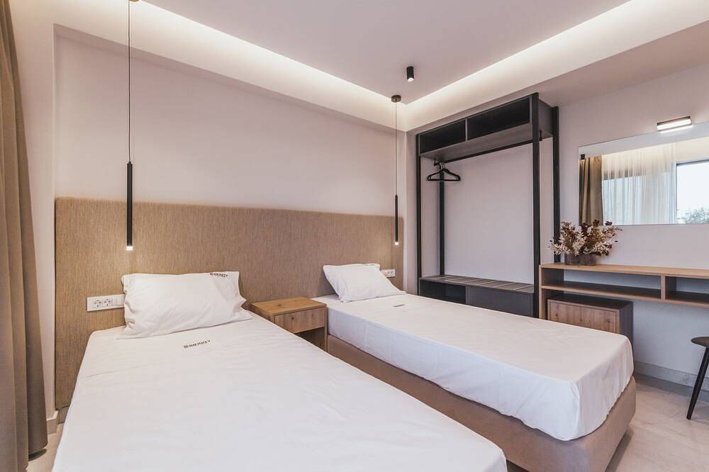 Infinity Holiday Villas - 4 Bedroom Villa with Private Pool in Kalamaki, Zakynthos