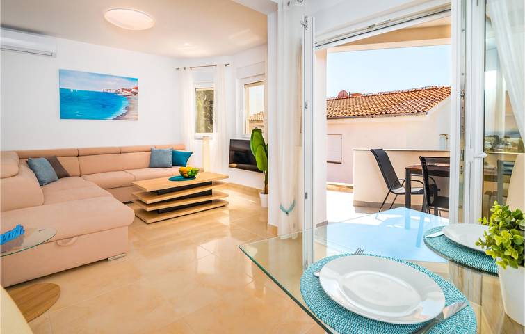 Ferienwohnung für 5 Personen, mit Terrasse und Garten in Banjol - 4