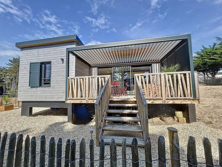 Gîte pour 4 personnes, avec Terrasse ainsi que Jardin et Piscine à Jullouville
