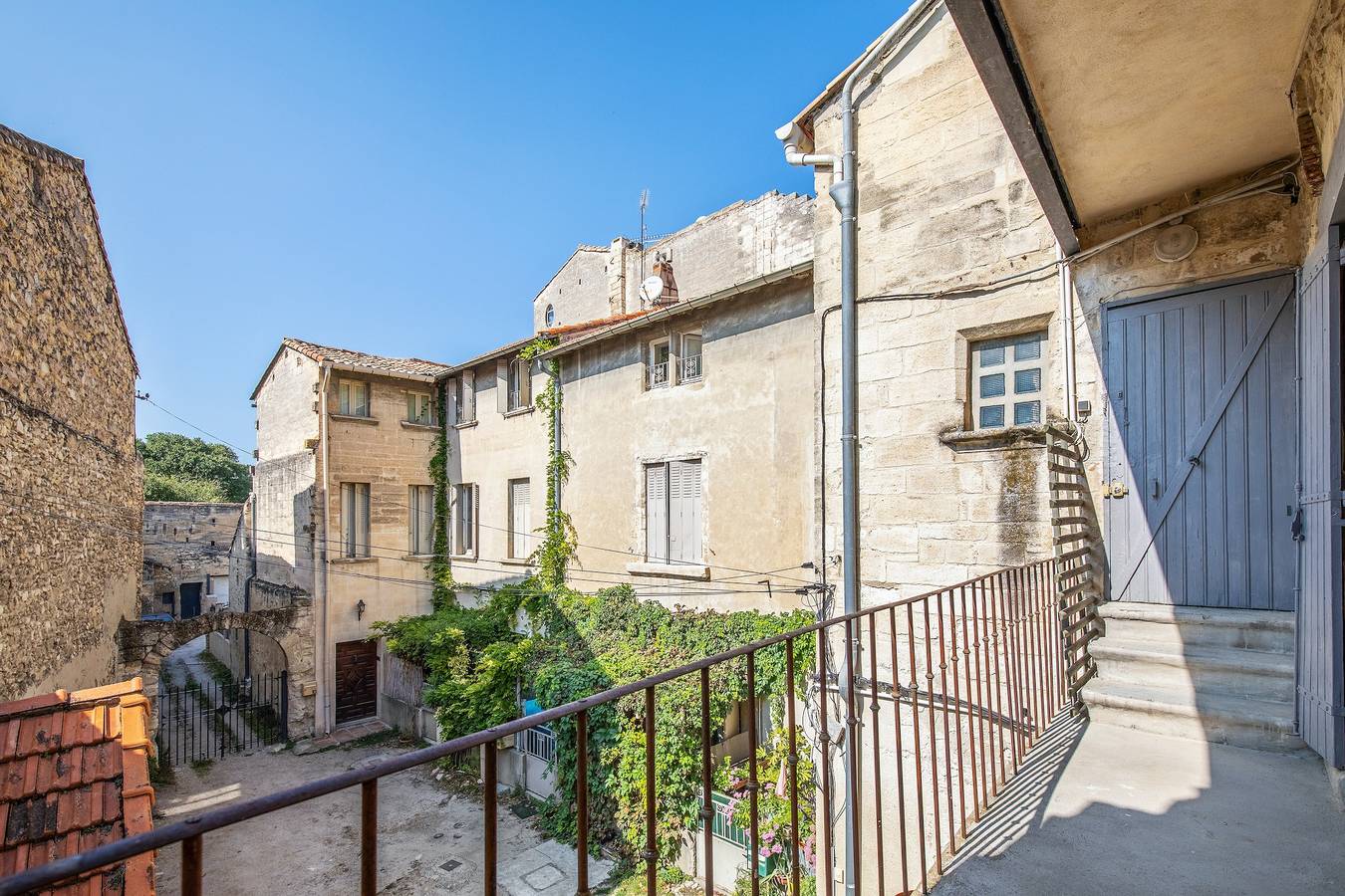 Estudio entero, Estudio encantador en Villeneuve-lès-Avignon, 45m², balcón in Villeneuve-lès-Avignon, Region de Nimes