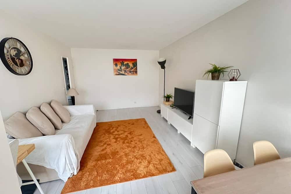 Ganze Wohnung, 2-bedroom apartment, private parking, near subway station in Créteil, Val-de-Marne