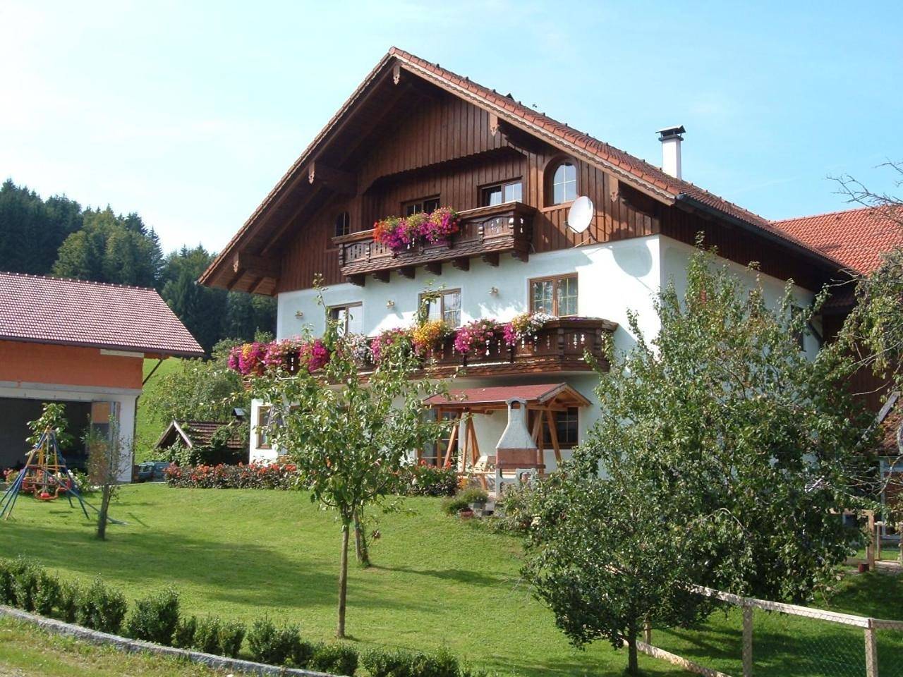 Geheel appartement, Apartment with Terrace in Unterach am Attersee, Bezirk Vöcklabruck