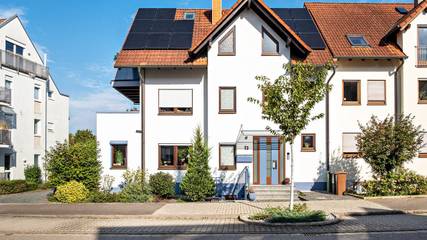 Ferienwohnung für 3 Personen, mit Terrasse und Sauna, kinderfreundlich in Freiburg
