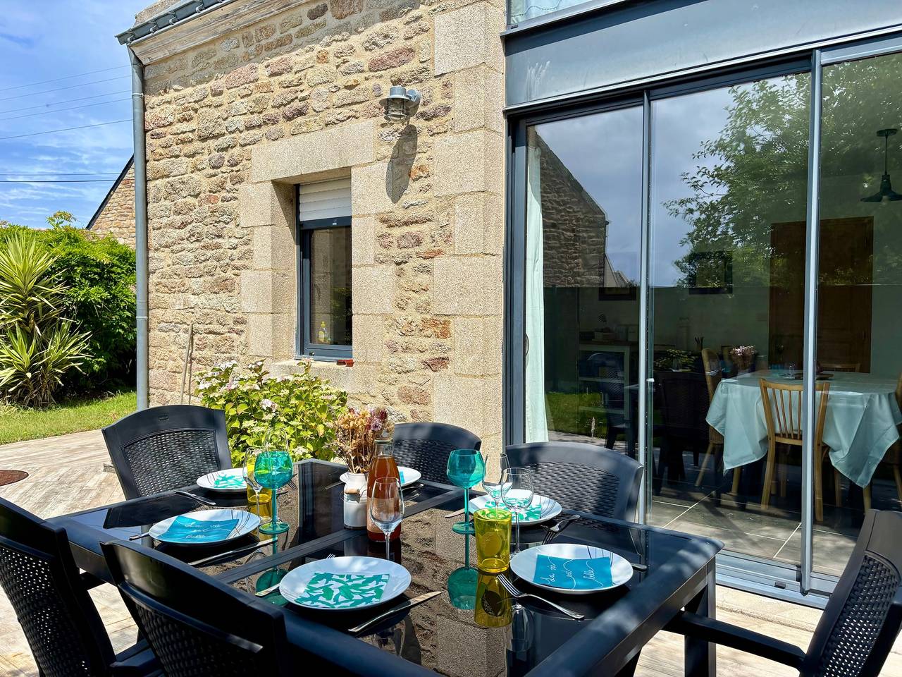 Casa de vacaciones 'Ty Marianne' con terraza, jardín privado y Wi-Fi in Ploemeur, Côte des Mégalithes