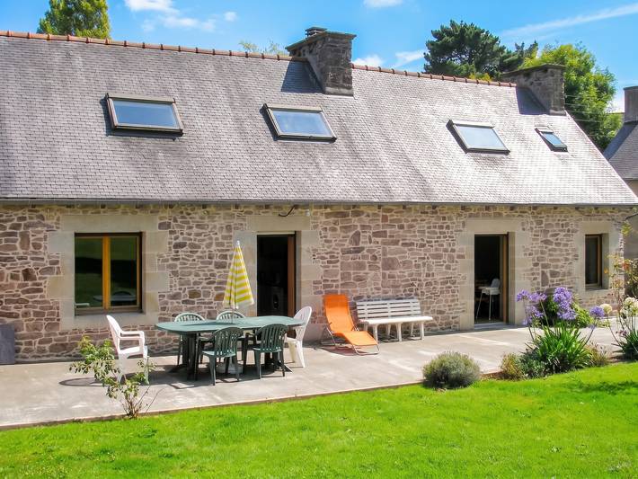 Ferienhaus für 10 Personen, mit Terrasse in Pléhédel