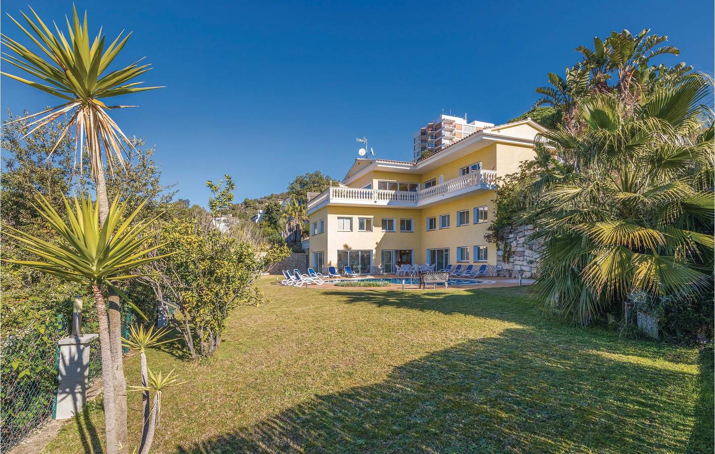 Appartamento Llorell: Piscina, Terrazza, Internet! in Canyelles, Lloret de Mar