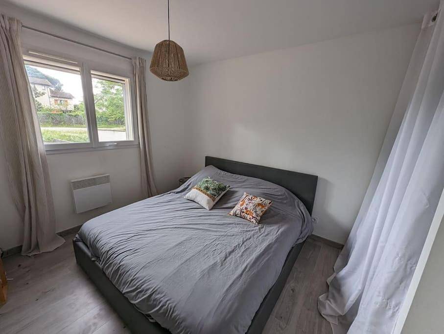 Two-Bedroom House in Bourg-de-Péage, Région de Valence