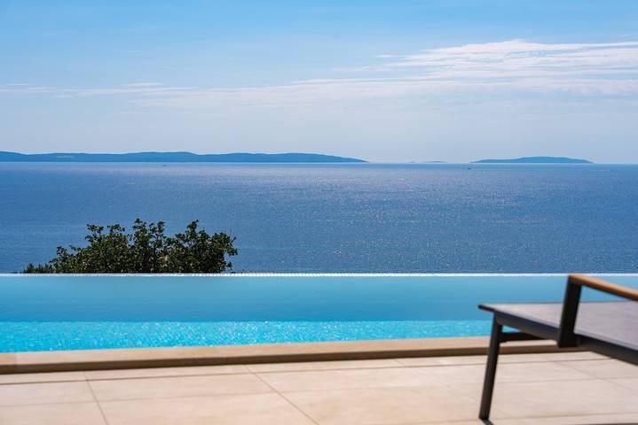 Ferienhaus für 10 Personen, mit Sauna und Balkon/Terrasse sowie Pool in Podstrana