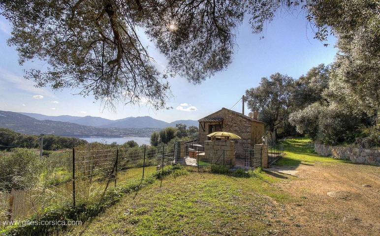 Gîte pour 2 personnes, avec Terrasse ainsi que Jardin et Vue