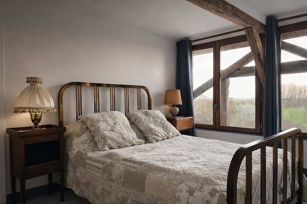 Grande maison de Campagne au coeur du Périgord Noir in Berbiguières, Périgord Noir