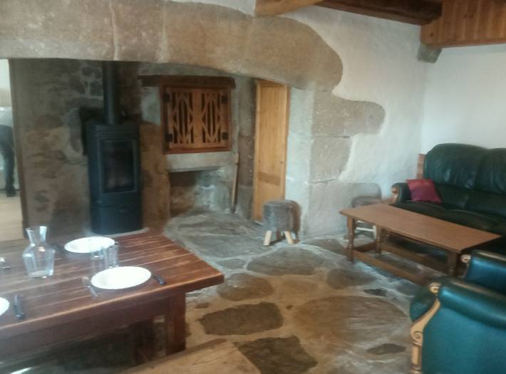 Gîte pour 6 personnes, avec piscine ainsi que terrasse et jardin à Chirac - 3