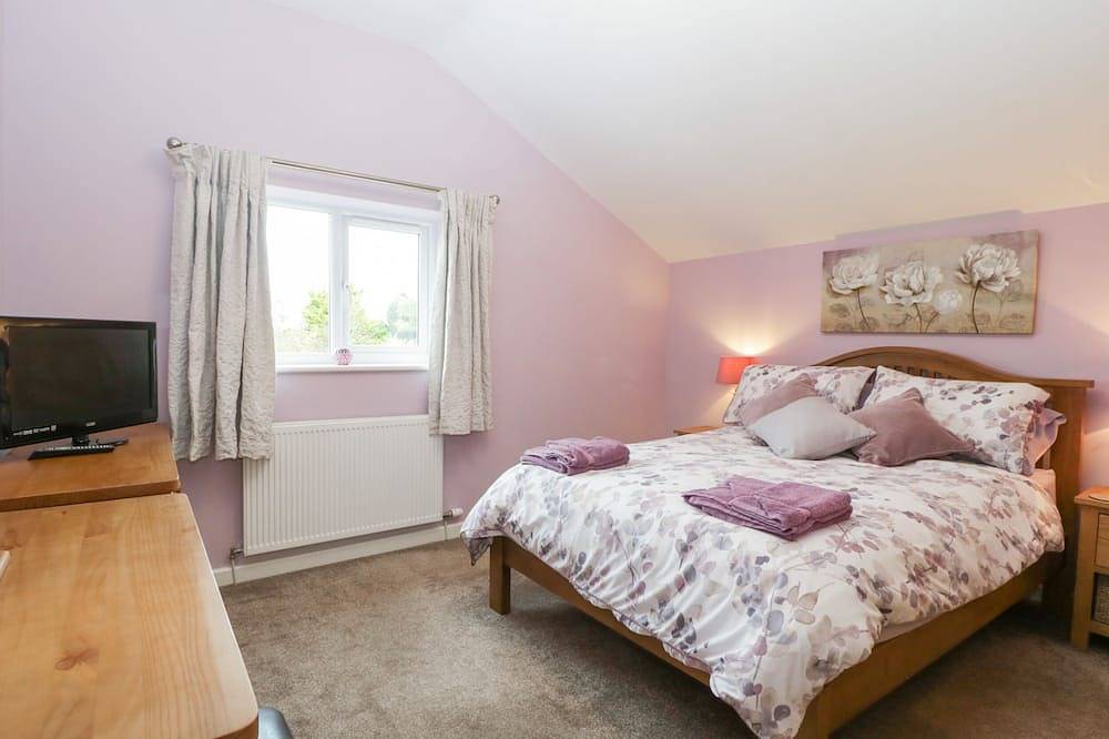 The Cider Shed, family friendly, country holiday cottage in Winscombe in Shipham, Somerset