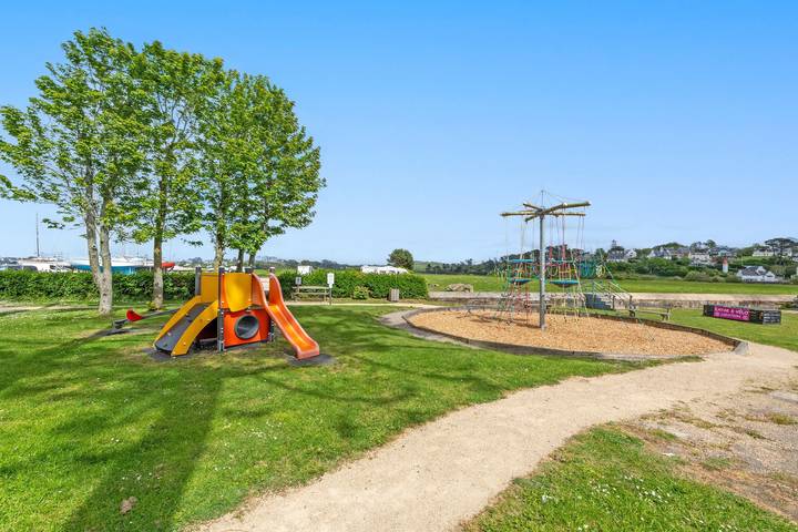Ganze Wohnung, Ferienwohnung 'Les Terrasses De La Palud' mit Meerblick und privater Terrasse in Landéda, Brest und Umgebung