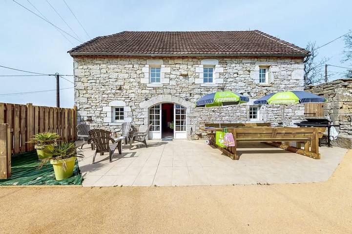 Location de vacances pour 8 personnes, avec piscine à Thégra