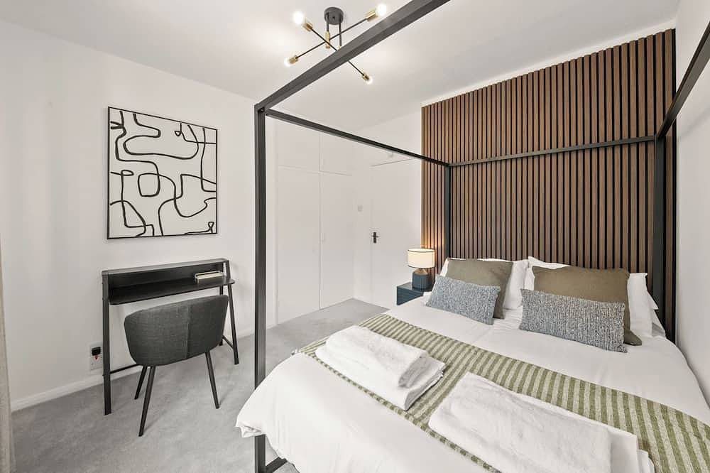 Stylish home I sleeps 8 I free parking in Thorpe Park, Surrey