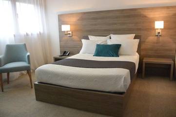 Hôtel pour 2 personnes, avec vue et jardin à Genas