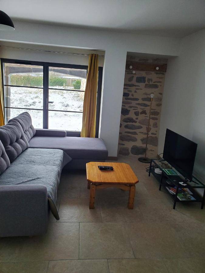 Four-Bedroom House in Anglards-de-Saint-Flour, Région de Saint-Flour