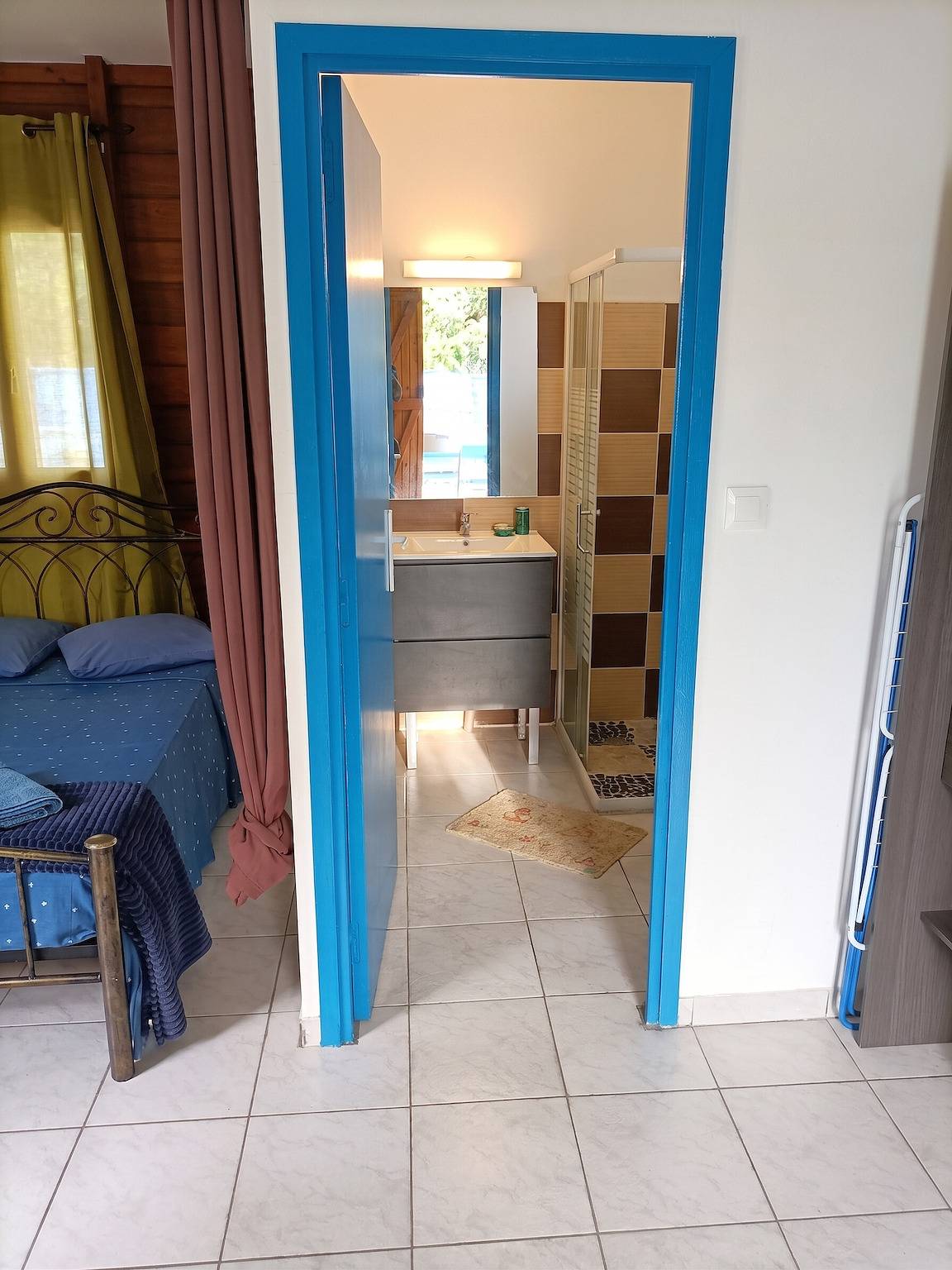 Bungalow encantador en Château Gaillard con piscina compartida in Le Moule, Guadalupe