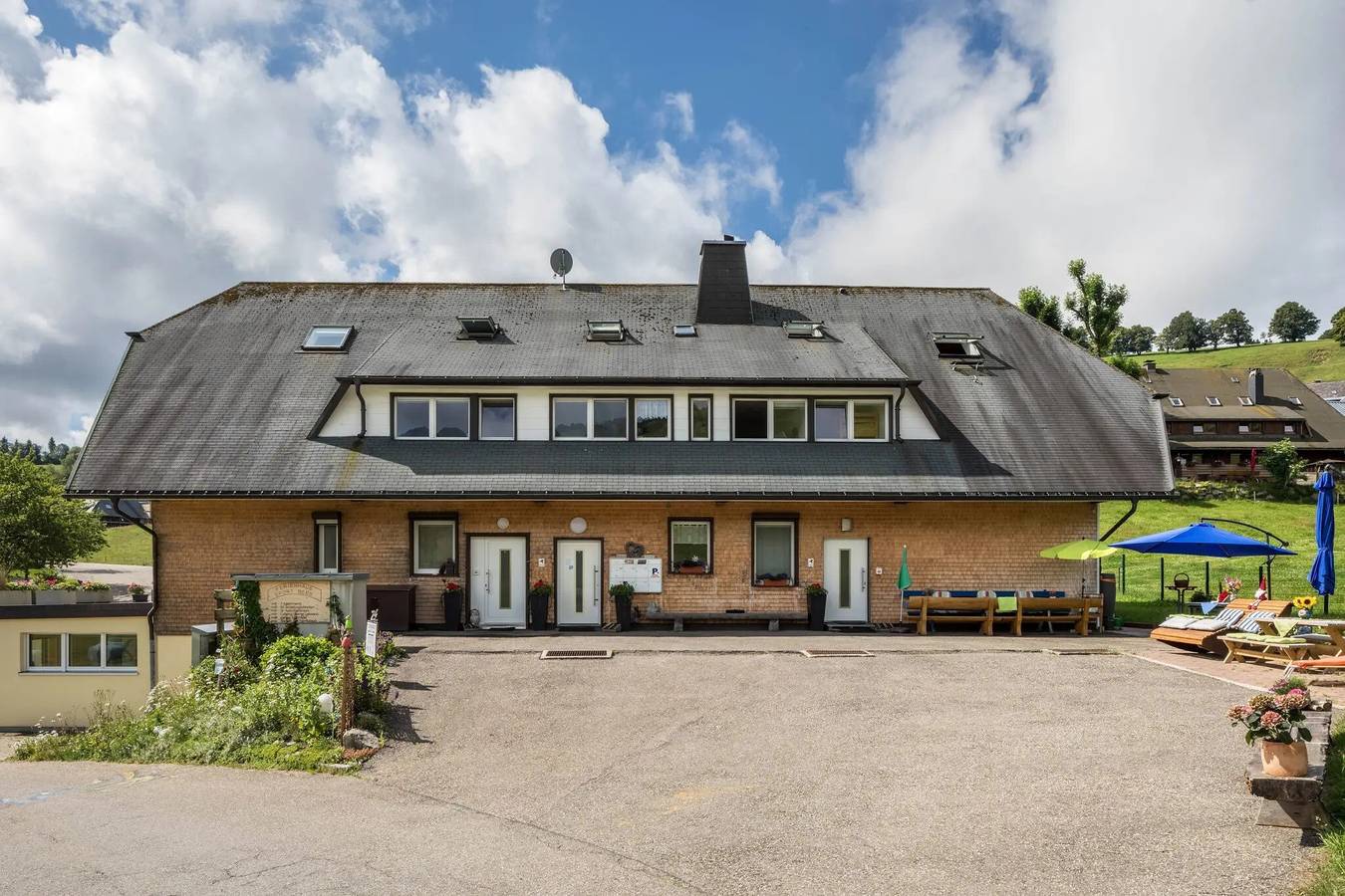 Ferienhaus 'Sport Rees - 7 Fewo Eventraum' mit Bergblick, privater Terrasse & Wlan in Hofsgrund, Oberried