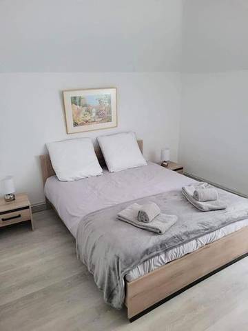 Gîte pour 10 personnes, avec vue et terrasse à Bort-les-Orgues