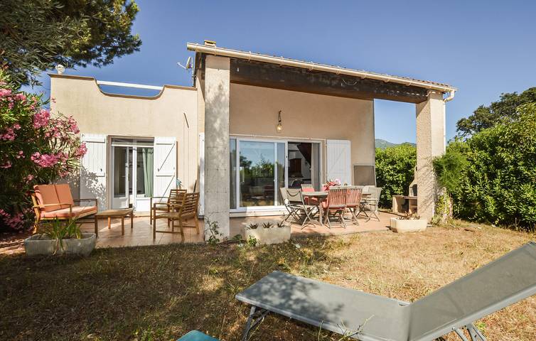 Location de vacances pour 6 personnes, avec jardin et piscine à Cervione - 2