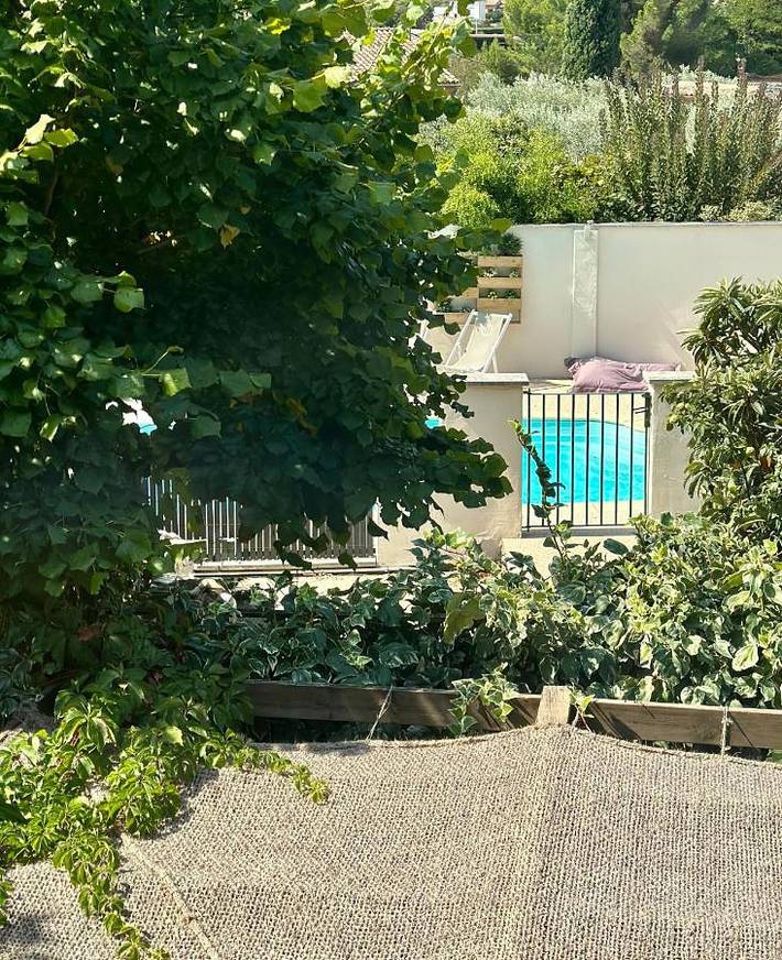 Gîte pour 2 personnes, avec jardin ainsi que piscine et vue, animaux acceptés à Mirabel-aux-Baronnies - 2