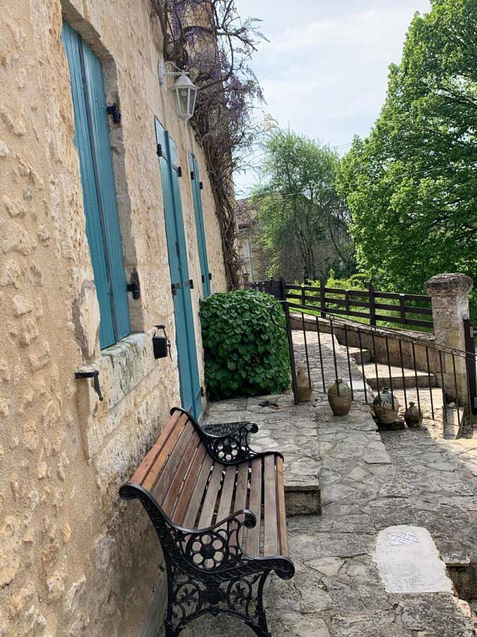 Location de vacances pour 11 personnes, avec jardin ainsi que piscine et vue à Douzillac - 3