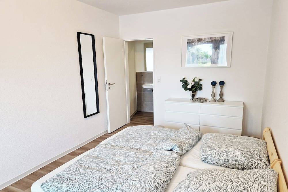 Ganze Wohnung, Weser Pension - Zweibettzimmer mit eigenem Bad Nr. 1 in Unterweser, Brake