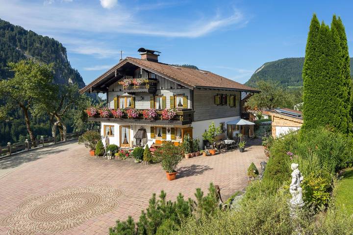 Ferienwohnung für 2 Personen, mit Balkon und Terrasse sowie Garten in Berchtesgaden