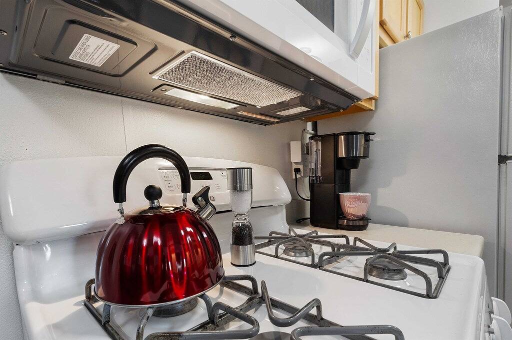 Ganze Wohnung, King Bed-Fast Wifi - Undrgrd Parking - Near Froedtert in Wauwatosa, Milwaukee County