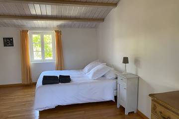Gîte pour 4 personnes, avec terrasse et jardin à Thairé