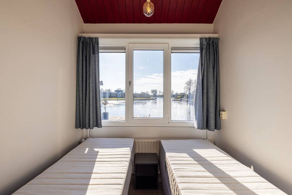 Wellnessaufenthalt auf dem Wasser in Friesland in Boornzwaag, Friesland